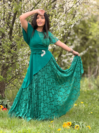 Rochie eleganta cu design asimetric si dantela [1]