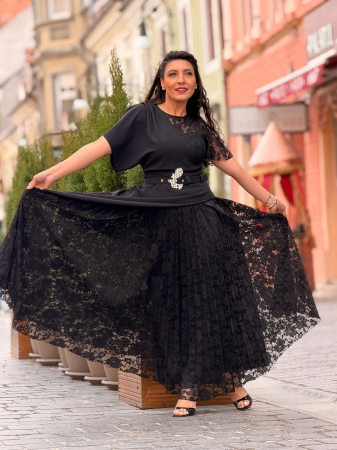 Rochie eleganta cu design asimetric si dantela [3]
