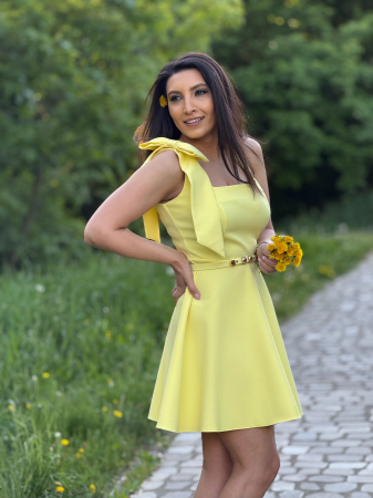 Rochii de eveniment - Rochie galbena cu fundita pe umar