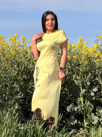 Rochie galbena cu insertii din dantela si curea in talie [3]