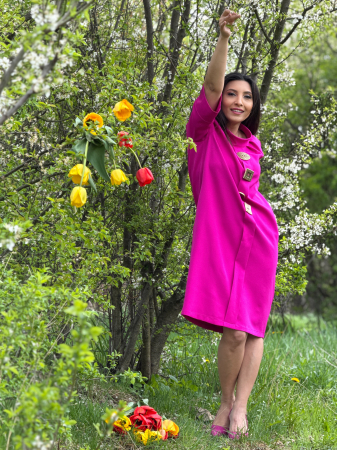 Rochie lejera cu nasturi aurii decorativi [3]