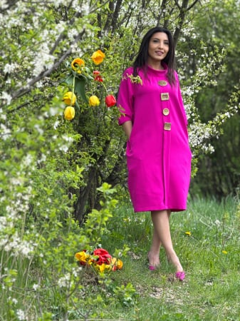 Noutati - Rochie lejera cu nasturi aurii decorativi