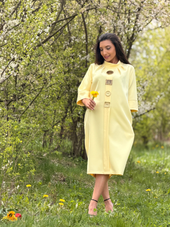 Rochie lejera cu nasturi aurii decorativi [4]