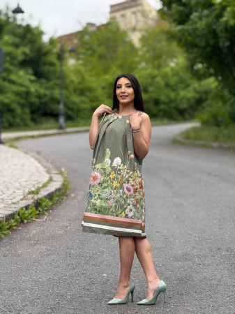 Rochie lejera fara maneci cu imprimeu floral [2]