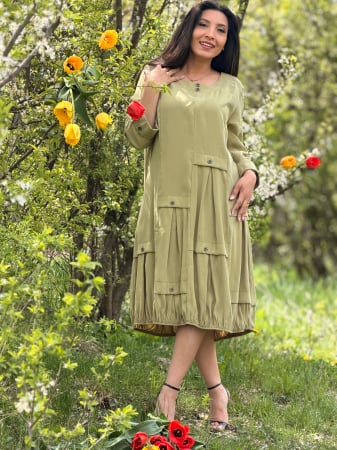 Imbracaminte de dama - Rochie lejera si detalii decorative cu nasturi