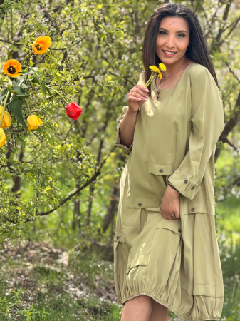 Rochie lejera si detalii decorative cu nasturi [3]