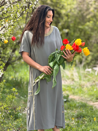 Rochie lejera si detalii decorative cu nasturi [3]