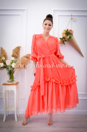 Imbracaminte de dama - Rochie lunga cu maneca brodata