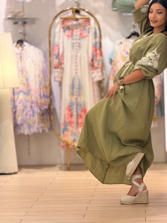 Rochie lunga kaki cu broderie florala alba [3]
