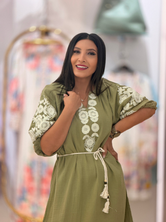 Rochie lunga kaki cu broderie florala alba [6]