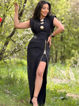 Rochie lunga neagra cu nasturi si fermoar decorativ [2]