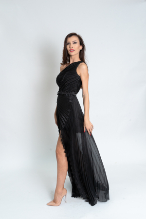 Rochie lunga neagra plisata pe un umar [5]