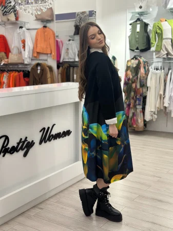 Rochie neagra lunga cu imprimeu floare albastra si verde [1]