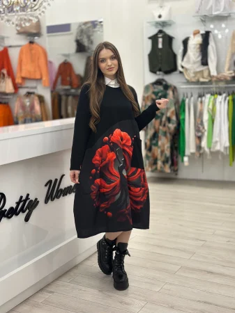 Rochii de zi - Rochie neagra lunga cu imprimeu flori rosii