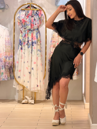 Rochii de eveniment - Rochie neagra satinata cu decupaje si insertii din dantela
