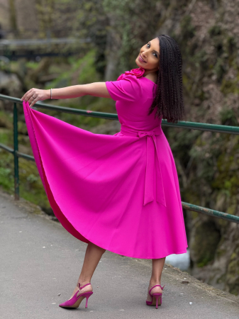 Rochie roz cu floare in piept [3]