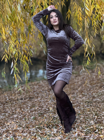 Promotii - Rochie scurta maro din catifea