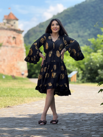 Rochii de zi - Rochie scurta neagra cu imprimeu auriu