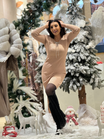 Rochii de zi - Rochie tricotata cambrata cu accesoriu argintiu