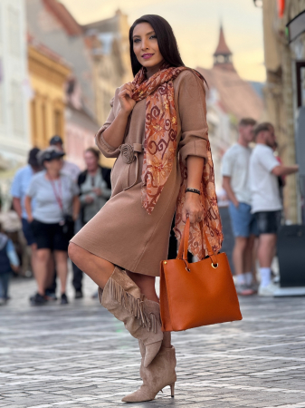 Rochie tricotata cu cordon si brosa [4]