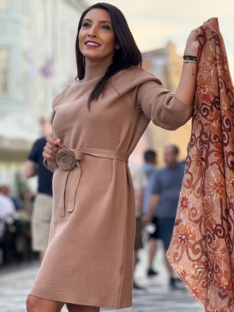 Rochie tricotata cu cordon si brosa [6]