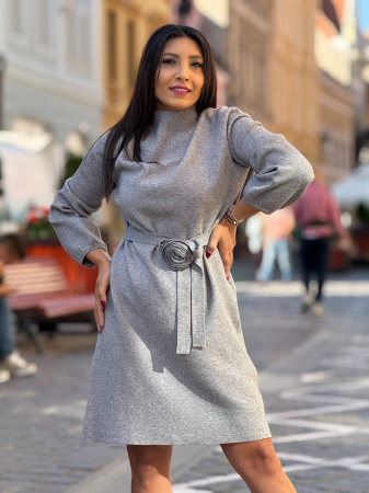 Rochie tricotata cu cordon si brosa [4]