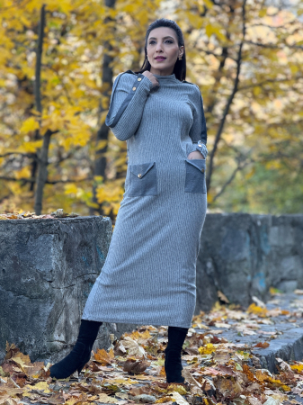 Rochie tricotata gri cu curea si nasturi aurii [1]