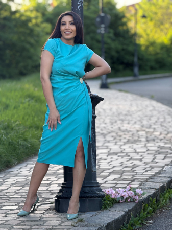 Rochie turcoaz cu detaliu auriu in talie [7]