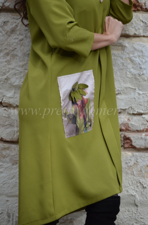 Rochie verde cu buzunar aplicat si nasturi crem [6]