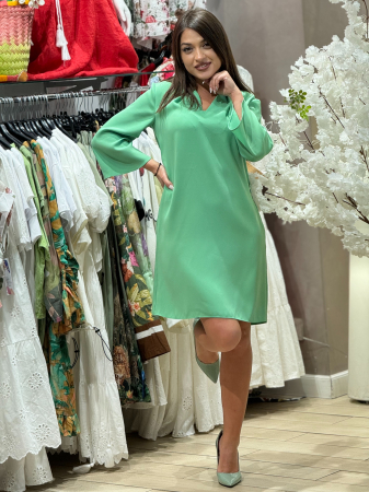 Rochie verde cu decolteu [1]