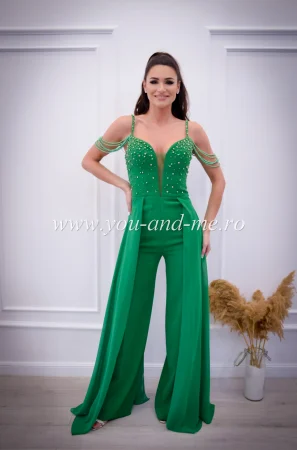 Salopete - Salopeta verde cu snur la spate si lantisor de perle pe mana
