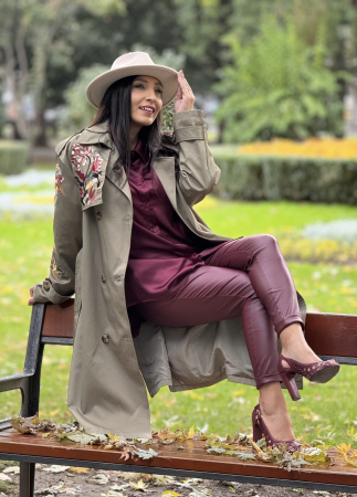 OFERTELE PRIMAVERII - Trench cu imprimeu broderie pe parte si cordon in talie