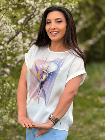 Tricou alb cu imprimeu floral artistic [2]
