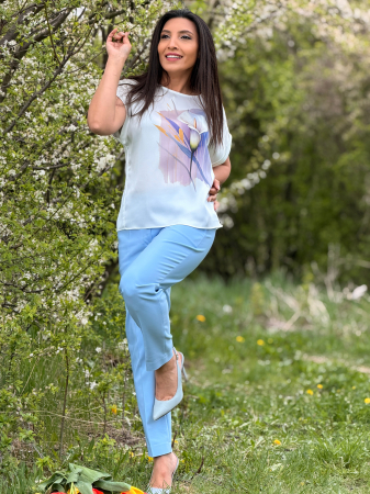 Tricou alb cu imprimeu floral artistic [4]