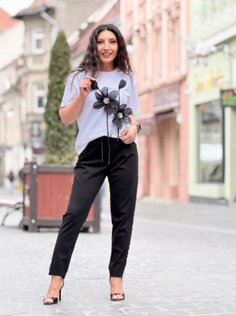 Tricou cu aplicatie florala 3D din voal cu detalii stralucitoare [3]