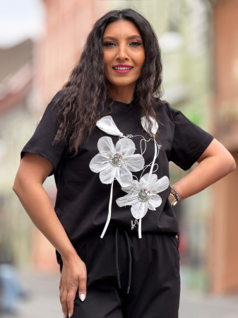 Tricou cu aplicatie florala 3D din voal cu detalii stralucitoare [5]