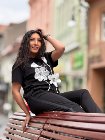 Tricou cu aplicatie florala 3D din voal cu detalii stralucitoare [3]