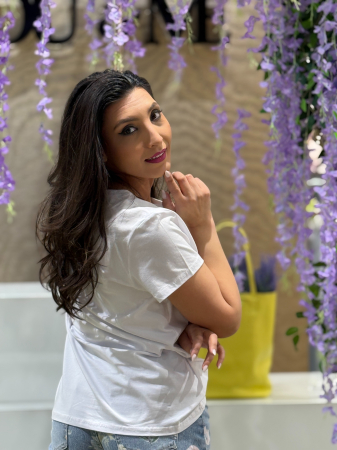 Tricou cu aplicații florale textile și mesaj LOVE stil artistic [5]