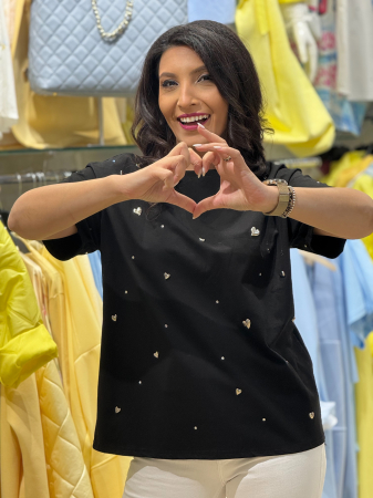 Noutati - Tricou cu aplicatii metalice inimioare