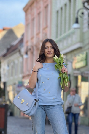 Noutati - Tricou cu aplicatii metalice inimioare