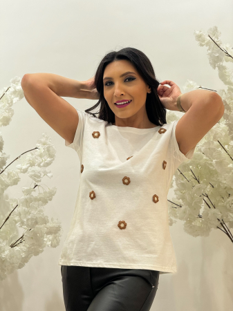 Tricouri si topuri - Tricou cu floricele maro