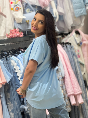 Tricou cu fluture decorativ si aplicatii stralucitoare [3]