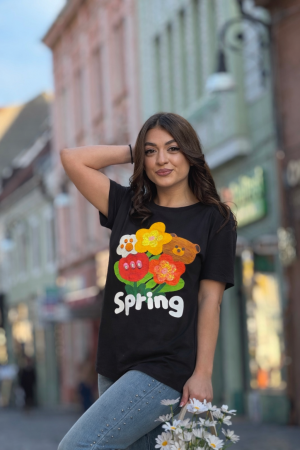 Rochii de zi - Tricou cu imprimeu jucăuș floral, ursuleț decorativ și mesaj Spring