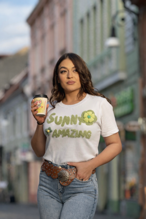 Tricouri si topuri - Tricou cu mesaj Summer Amazing și aplicații florale textile