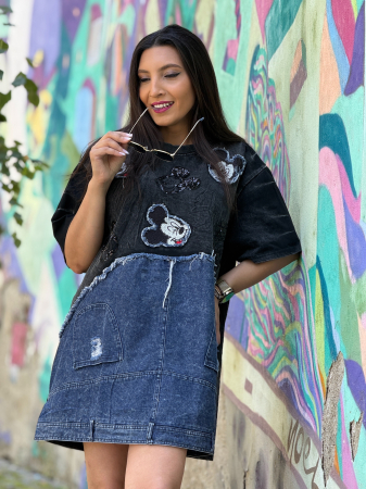 Imbracaminte de dama - Tricou oversize cu imprimeu Mickey Mouse si aplicatii denim