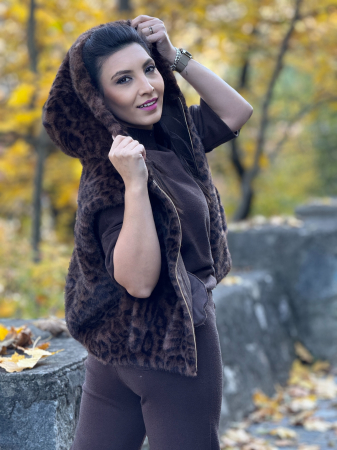 Vesta animal print cu gluga [3]