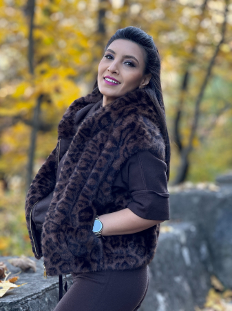 Vesta - Vesta animal print cu gluga