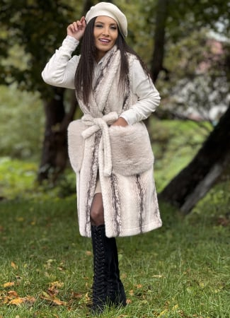 Promotii - Vesta din blana cu buzunare supradimensionate