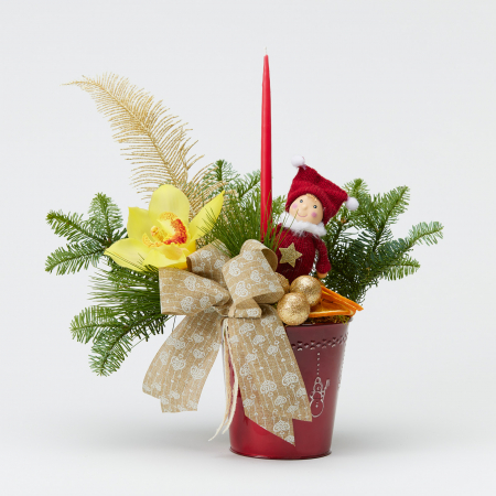 Buchete de iarna - aranjament de craciun cu baietel