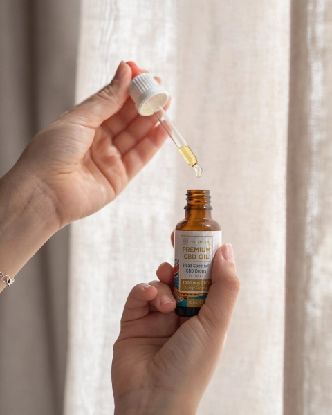 Premium CBD OIL (1000 / 3000 mg Canabidiol) [4]
